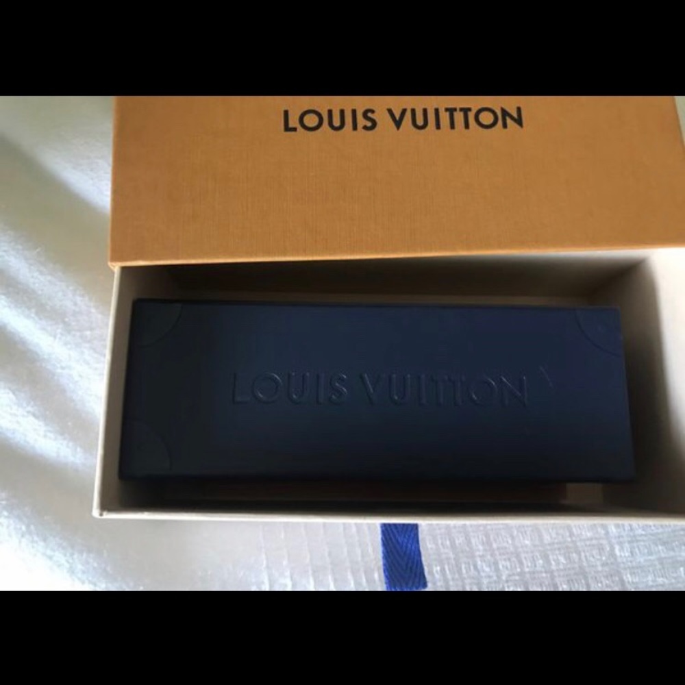 Louis Vuitton X Supreme sunglasses - Picture 2 of 5